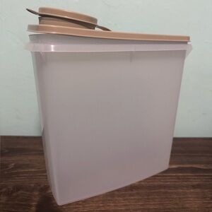 Vintage Tupperware Cereal
Keeper